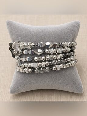 Premier Designs TWIRL White/Clear Beaded 5 Coil Bracelet Adjustable LN #620